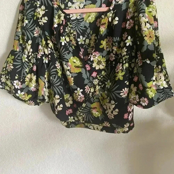 Walter Baker Libby Bungalow Bloom Floral Print Coquette V Neck Crepe Top Size M - Picture 4 of 11